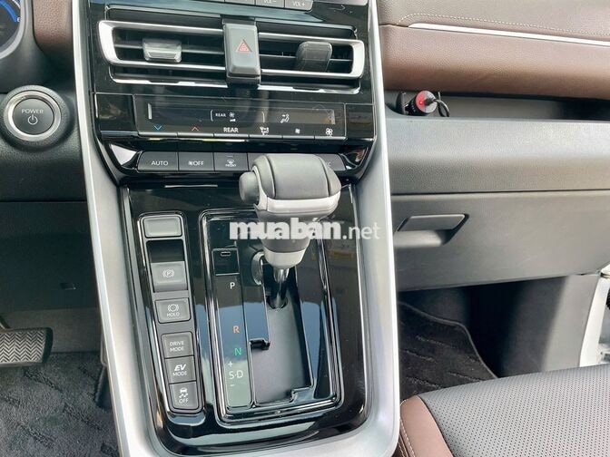 Toyota Innova Cross 2025 Hybrid 3500 km