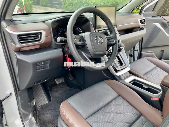 Toyota Innova Cross 2025 Hybrid 3500 km