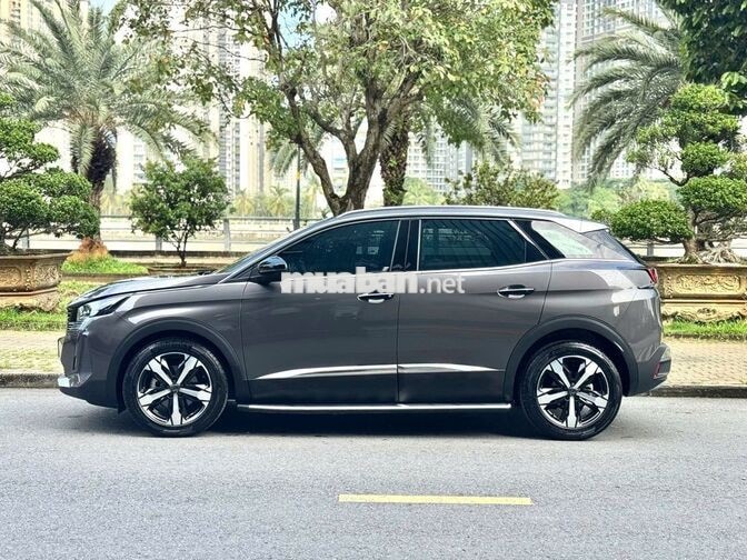 Peugeot 3008 2025 Allure 17k km Xám