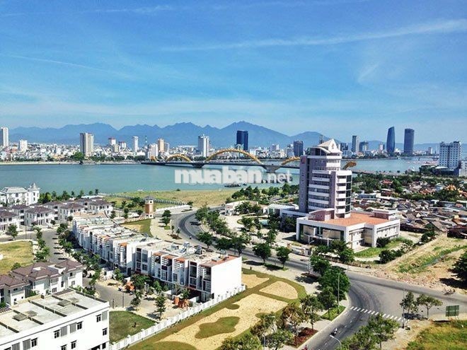 Bán gấp căn hộ Monarchy 82m2 giá sập hầm, tặng nội thất đi cùng
