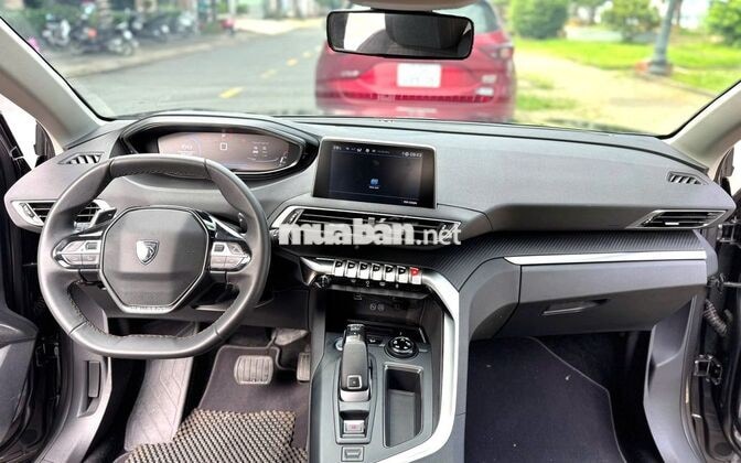 Peugeot 3008 2025 Allure 17k km Xám