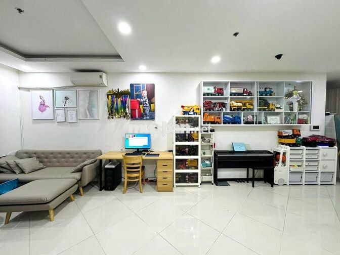 Bán gấp căn hộ Monarchy 82m2 giá sập hầm, tặng nội thất đi cùng