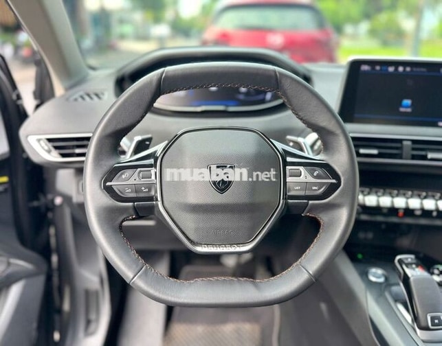 Peugeot 3008 2025 Allure 17k km Xám
