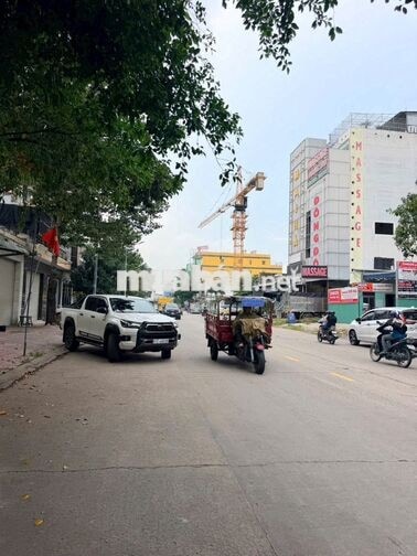 Cho thuê MB kinh doanh 3 Pha sẵn, 150m2, giá 10tr, KCN Sống thần
