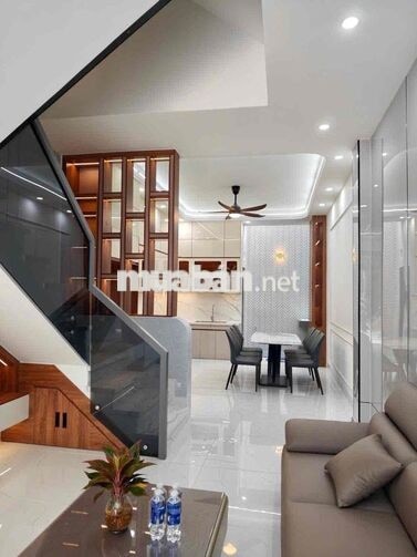 Bán Nhanh Nhà Phố Ngay Trung Tâm - Bình Dương - Có 4 PN