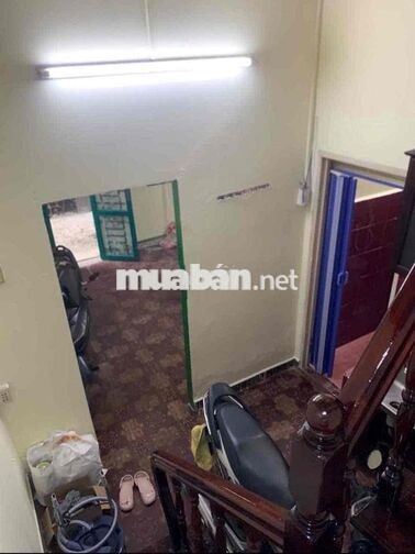 Nguyên căn cho thuê 2pn 1wc hẻm CMT8, Quận 3