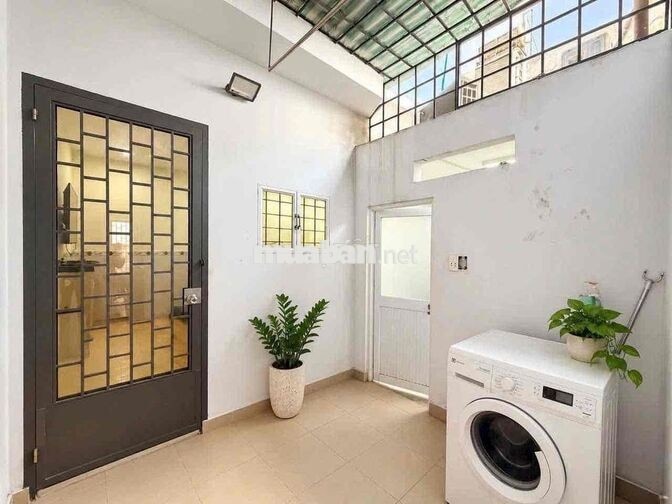 NHÀ TRƯỜNG SA CHỉ NHỉNH 100 TR / M2, SÁT MT