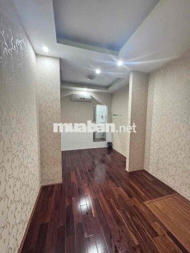 Nguyên căn 2pn2wc, hẻm 4m đg CMT8 ( 1tr1lầu ), Quận 3
