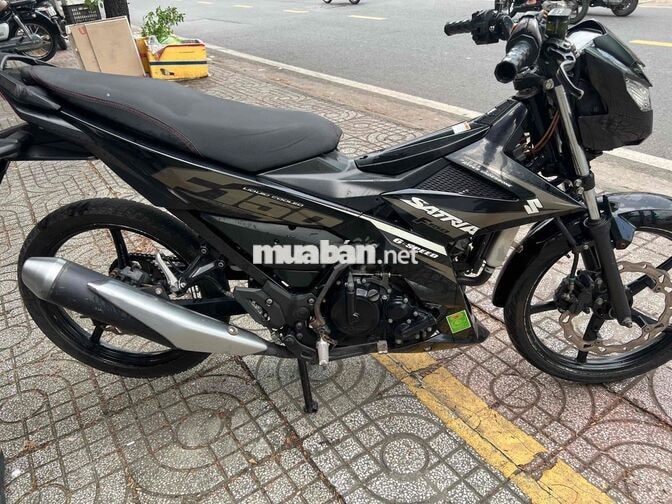 Suzuki Satria màu Đen