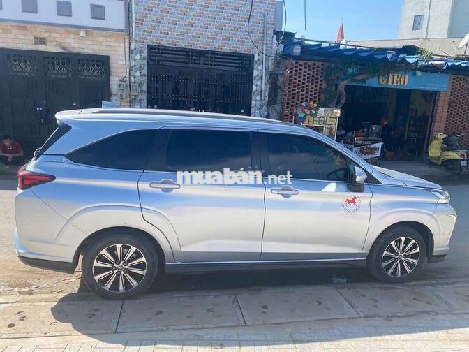 Toyota Veloz Cross 2022 7 chỗ Bạc