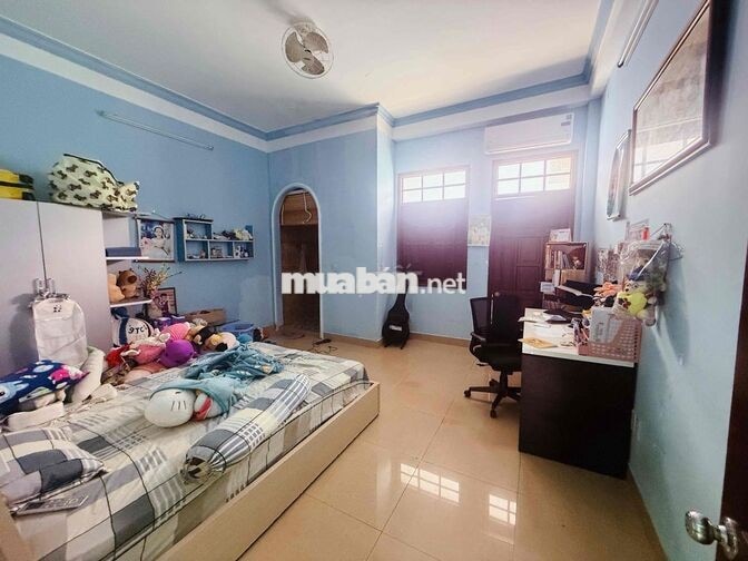 Bán nhà Quận 7 chính chủ 5x18m 4 tầng 4PN ngay Phú Mỹ Hưng giá tốt