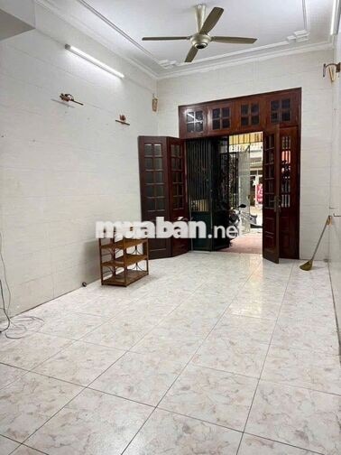 Cho thuê nhà Đức Giang- Vỉa hè- Ô tô tránh, Kinh Doanh, 4PN. Giá 6,8tr
