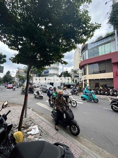 Cho thuê MBKD Ngã Tư Nguyễn Trọng Tuyển Trần Huy Liệu