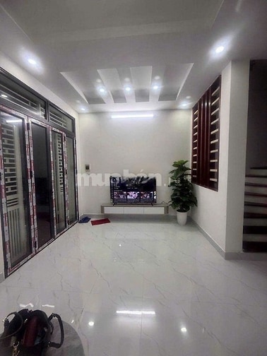 Cho thuê nhà tại ngõ 2 Hoàng Quốc Việt, Phường Nghĩa Đô, Quận Cầu Giấy