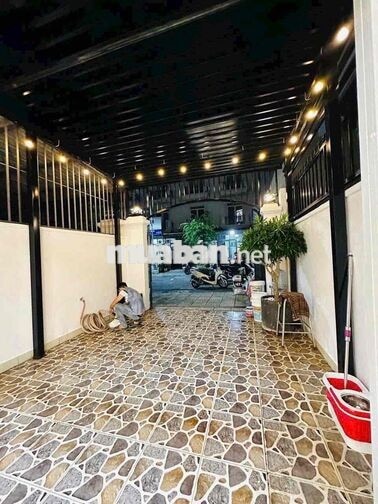 cho thuê nhà phố tô Ngọc Vân q12 dt 4*17  4p ngủ giá 12tr