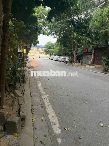 Cho thuê nhà Đức Giang- Vỉa hè- Ô tô tránh, Kinh Doanh, 4PN. Giá 6,8tr
