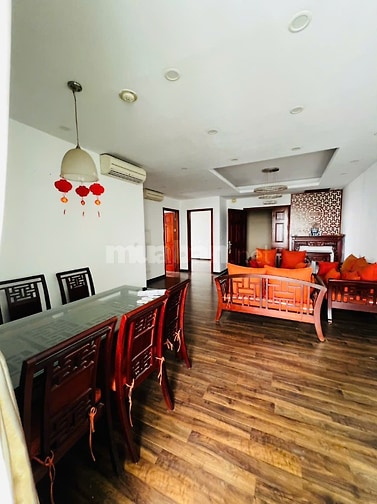 Bán căn hộ chung cư Tây Hồ 101m2, 2 ngủ, chỉ 7,2 tỷ nội thất đẹp