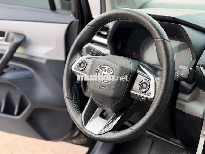 Toyota Veloz Cross 2022 1.5 Top Đen bao zin.chếch