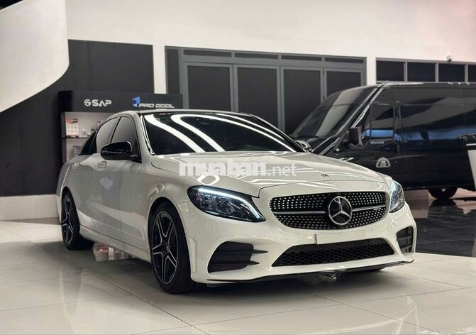 Mercedes-Benz C300 AMG 2020 63.000 km Trắng