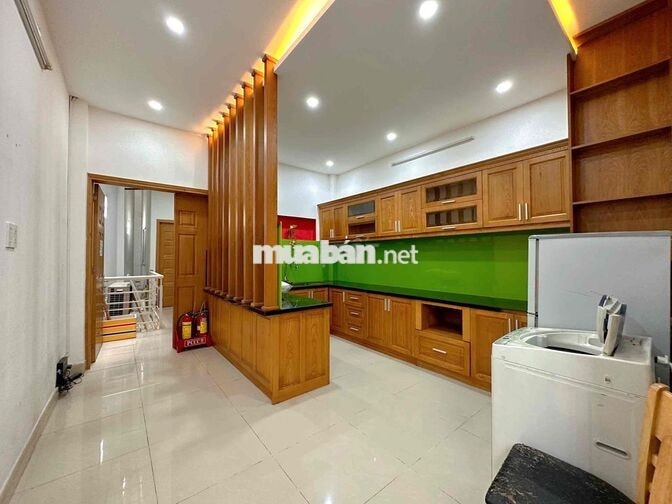 MỘT PHÒNG NGỦ TÁCH BẾP BAN CÔNG NGUYÊN TẦNG NGAY MẶT TIỀN ĐƯỜNG 🏡