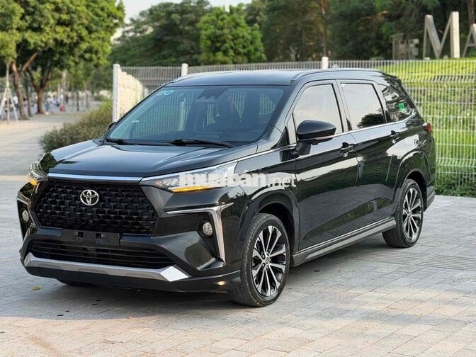 Toyota Veloz Cross 2022 1.5 Top Đen bao zin.chếch