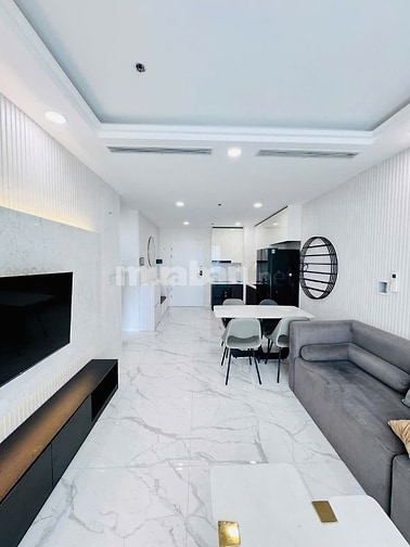 Căn 3 phòng ngủ Republic Plaza giá 18tr, sẵn nội thất cao cấp.