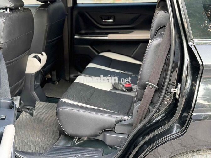 Toyota Veloz Cross 2022 1.5 Top Đen bao zin.chếch