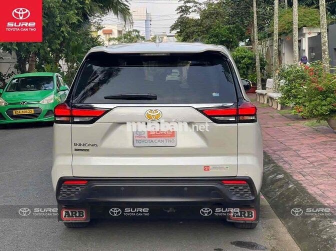 Toyota Innova Cross 2.0V CVT 2025 odo 27.000km