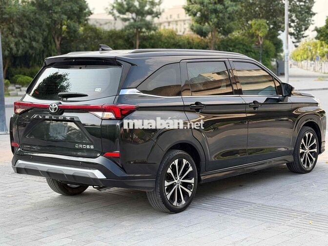 Toyota Veloz Cross 2022 1.5 Top Đen bao zin.chếch