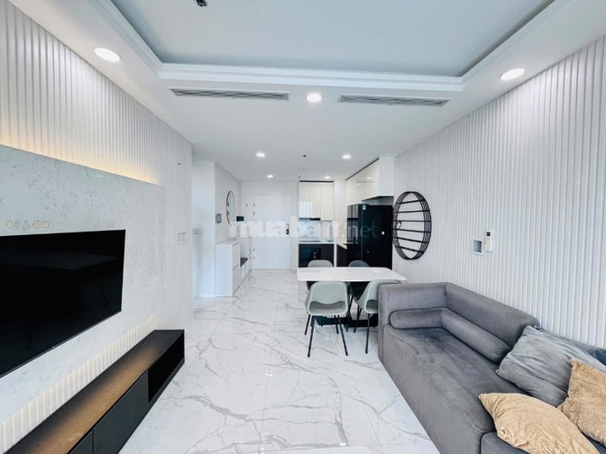 Căn 3 phòng ngủ Republic Plaza giá 18tr, sẵn nội thất cao cấp.