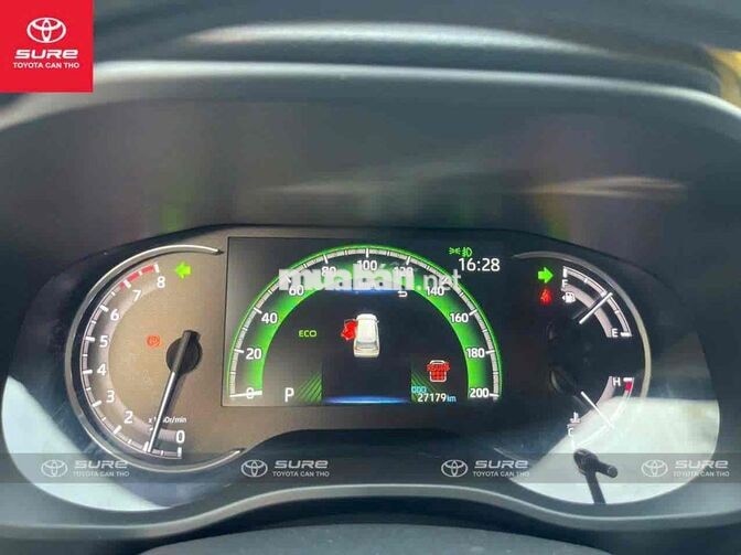 Toyota Innova Cross 2.0V CVT 2025 odo 27.000km