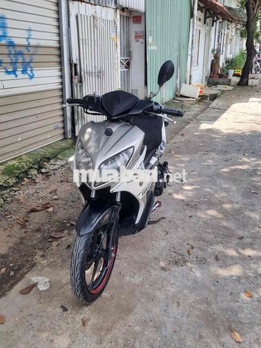 NHÀ DƯ DÙNG BAN XE YAMAHA NOUVO 4 MÀU BẠC