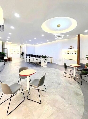 HIẾM-Nhà đẹp ốp kính Lê Văn Sỹ,Tân Bình. Sàn suốt, ngang 6m.Gía tốt