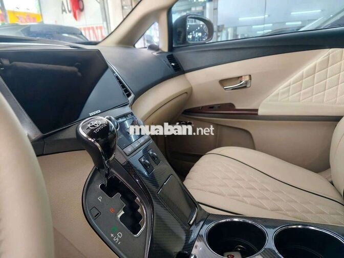 Toyota Venza bản Full màu Nâu vàng TpHCM