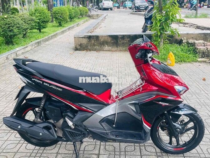 Air Blade Đỏ đen Zin chính chủ