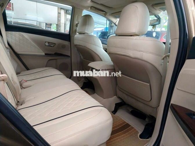 Toyota Venza bản Full màu Nâu vàng TpHCM