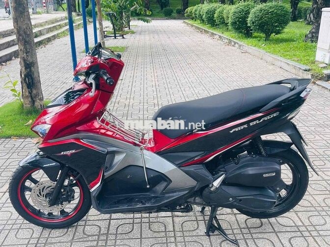Air Blade Đỏ đen Zin chính chủ