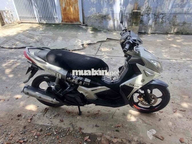 NHÀ DƯ DÙNG BAN XE YAMAHA NOUVO 4 MÀU BẠC