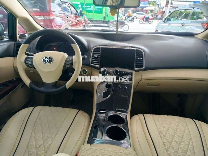 Toyota Venza bản Full màu Nâu vàng TpHCM
