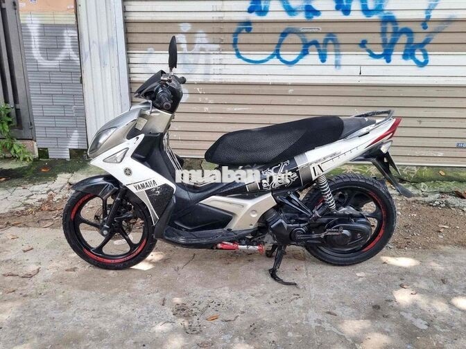NHÀ DƯ DÙNG BAN XE YAMAHA NOUVO 4 MÀU BẠC