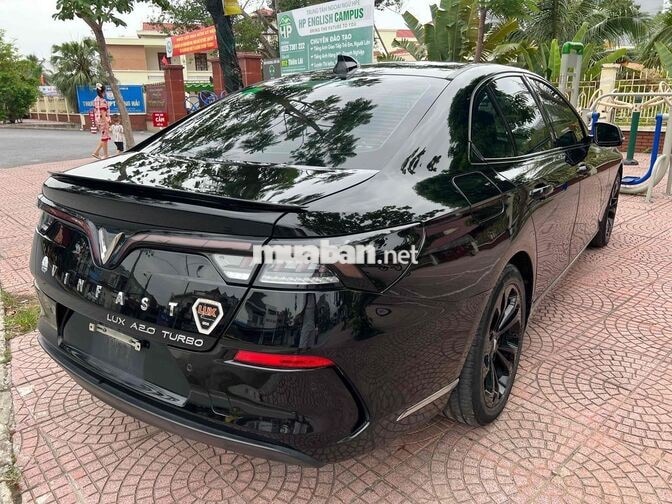 VinFast Lux A Base 2021 màu đen 1 chủ