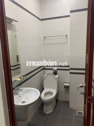 NHÀ HẺM XE HƠI SỐ 5 NƠ TRANG LONG 5 LẦU CHO THUÊ 20TR THÁNG GIÁ RẺ