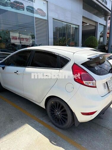 Ford Fiesta Trắng 167.926 km