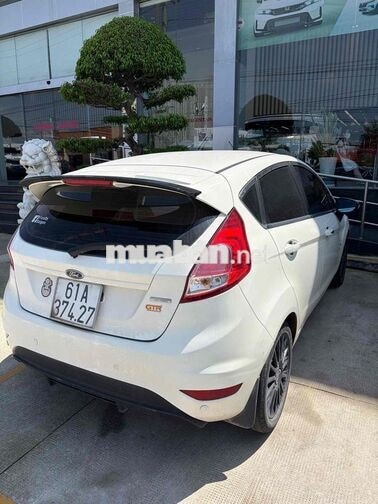 Ford Fiesta Trắng 167.926 km