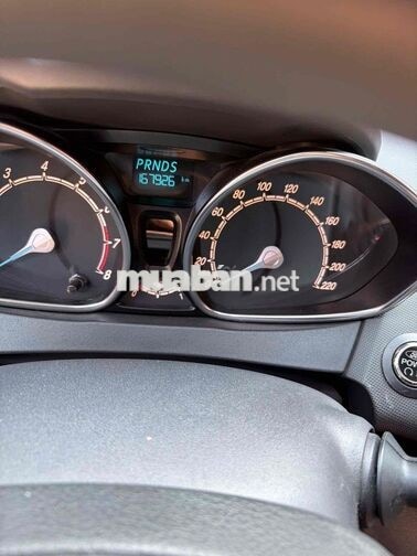Ford Fiesta Trắng 167.926 km