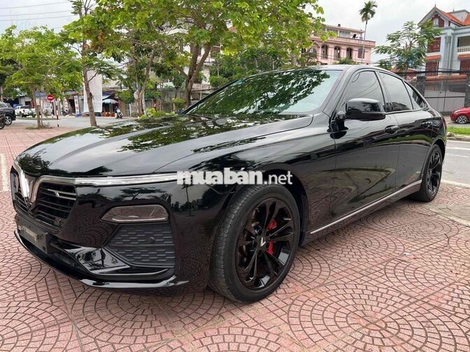 VinFast Lux A Base 2021 màu đen 1 chủ