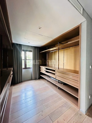 Cho thuê biệt thự Vinhomes Tân Cảng, 275m2, 4 tầng, nhà trống - 250tr/