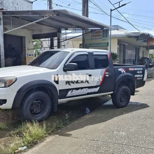 Ford Ranger 2010 4x2 Trắng, Đen