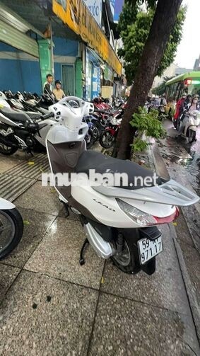 Honda Lead 2016 trắng đã sử dụng