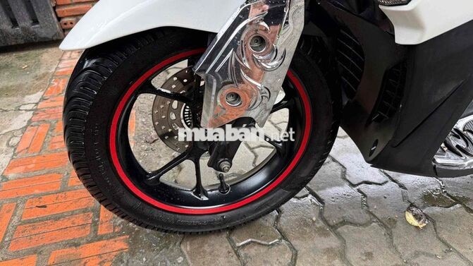 YAMAHA NVX 2017 TRẮNG ĐEN